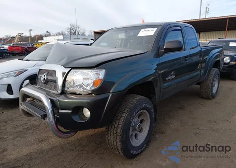 2011 Toyota Tacoma Base V6 из США, поврежденный, VIN 5TFUU4EN8BX003952